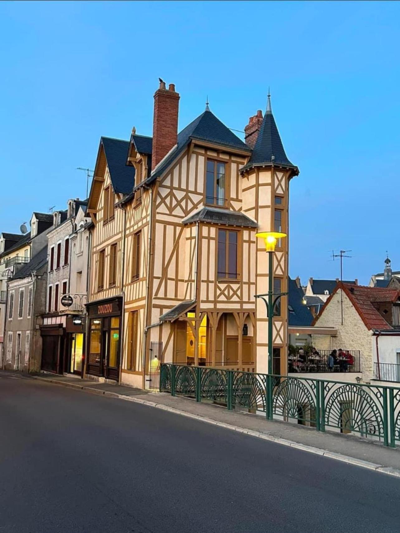 Logis Hotel La Maison A Pan De Bois 维耶尔宗 外观 照片
