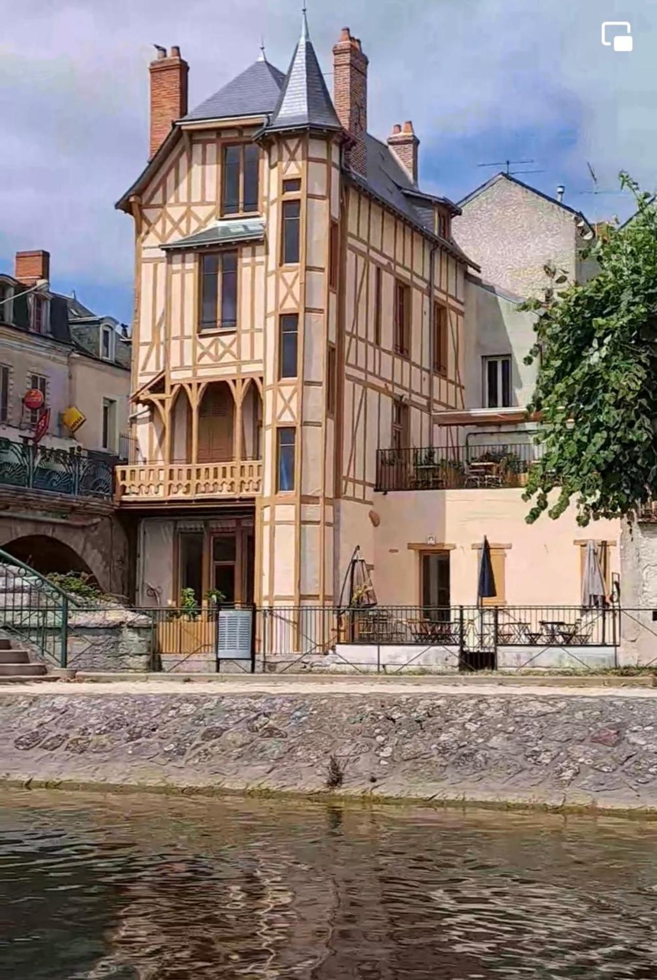 Logis Hotel La Maison A Pan De Bois 维耶尔宗 外观 照片